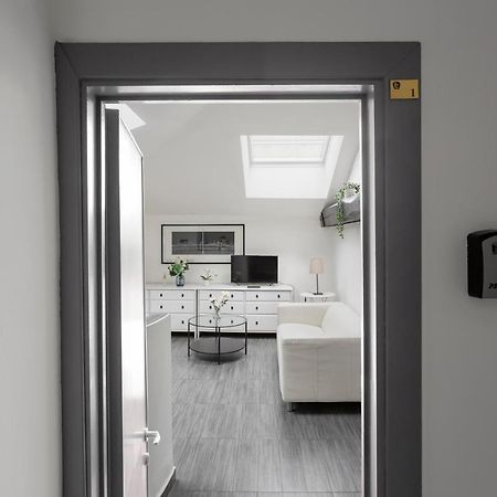 2 Bedroom 2 Bathroom Apt - Duomo 1 Milan Luaran gambar