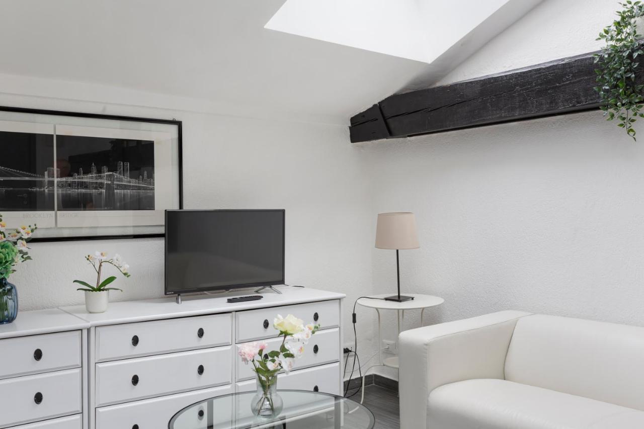 2 Bedroom 2 Bathroom Apt - Duomo 1 Milan Luaran gambar