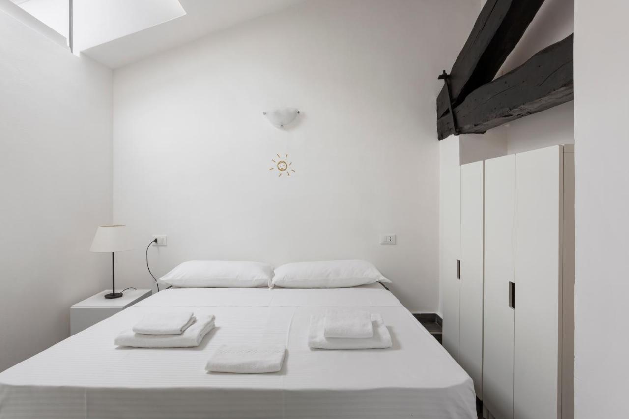 2 Bedroom 2 Bathroom Apt - Duomo 1 Milan Luaran gambar