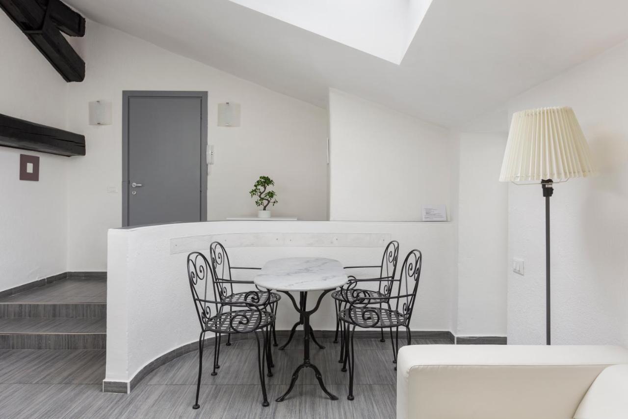2 Bedroom 2 Bathroom Apt - Duomo 1 Milan Luaran gambar