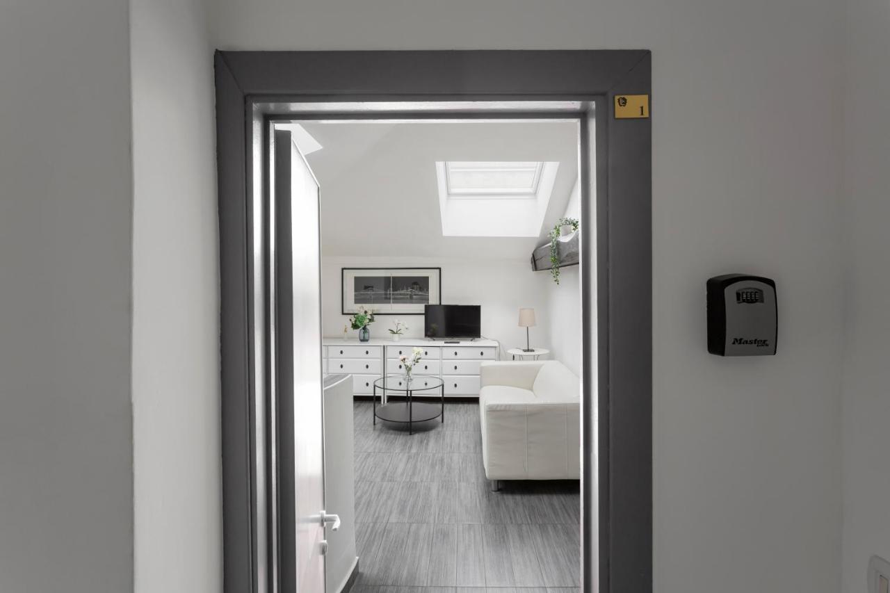 2 Bedroom 2 Bathroom Apt - Duomo 1 Milan Luaran gambar
